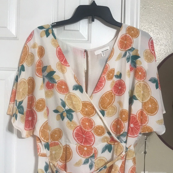 NWT belted romper - Picture 3 of 4